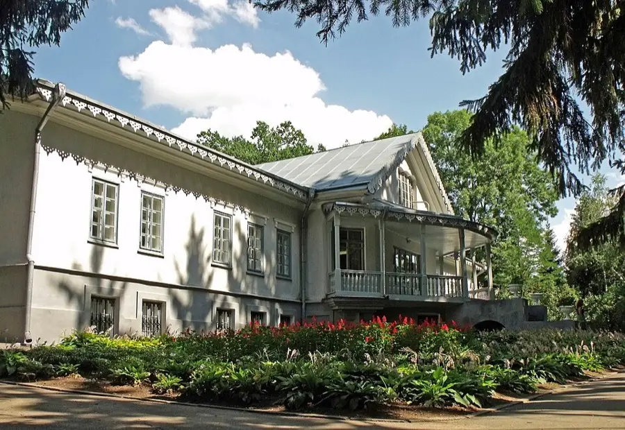 Pyrohov estate