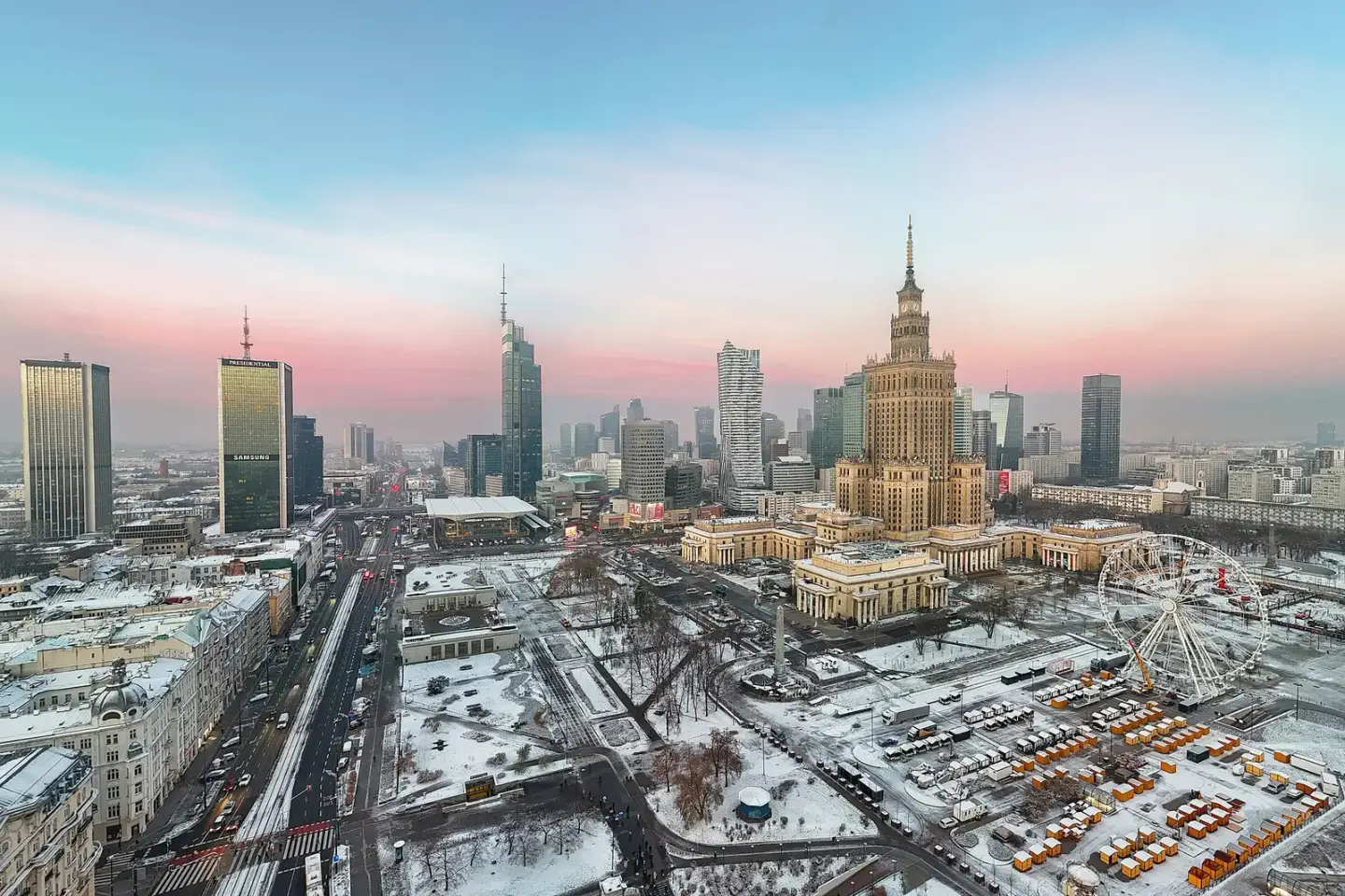 Панорама Варшави із сучасними хмарочосами, Польща